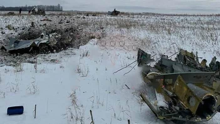 В Белгородской области рухнул Ил-76, в Якутске прошел митинг из-за убийства местного жителя, Госдума поддержала законопроект о конфискации за «фейки»