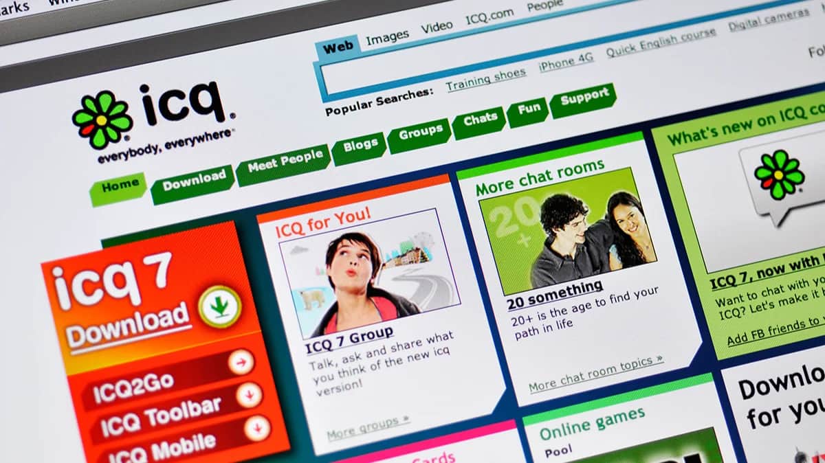 Страница сайта, где можно было скачать ICQ. Фото: Alamy / Vida Press