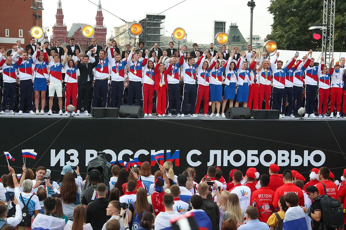 Олимпийцы на Красной площади в 2021. Фото: rpcsport.ru