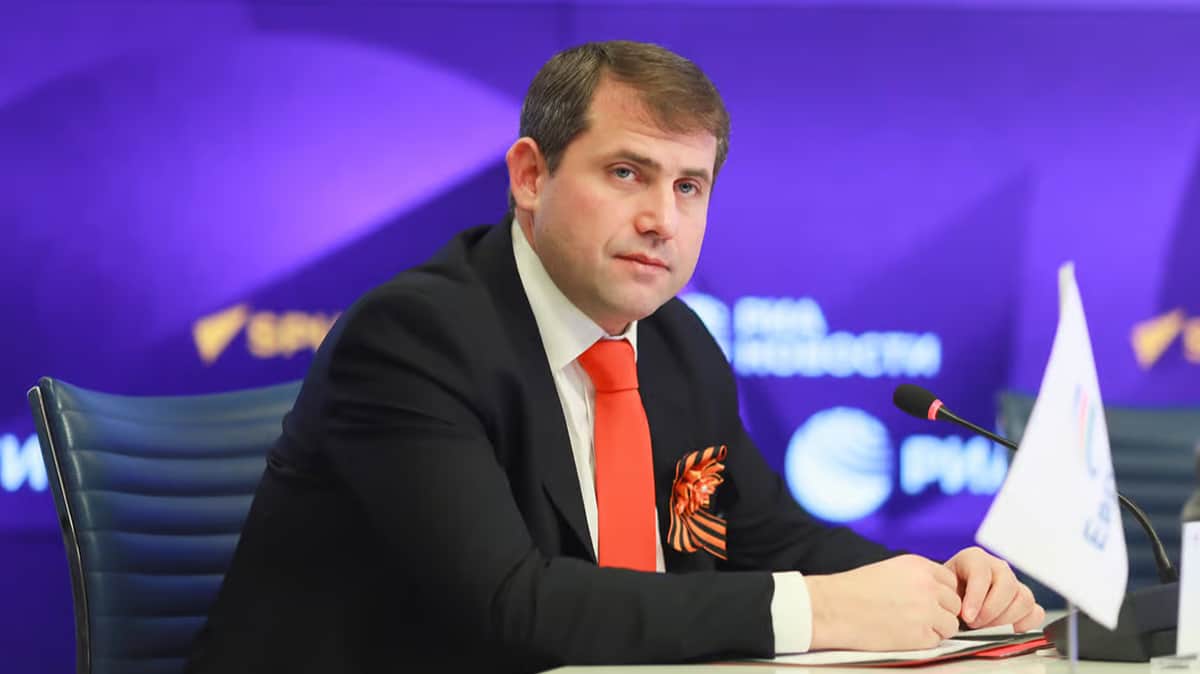 Firms linked to Roman Abramovich revealed to be funding fugitive Moldovan fraudster Ilan Shor