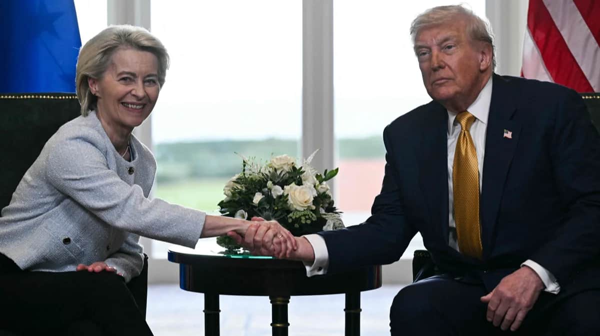 Дональд Трамп и глава Еврокомиссии Урсула фон дер Ляйен после встречи в Тернбери, Шотландия, 27 июля 2025 года. Фото: Brendan Smialowski / AFP / Scanpix / LETA
