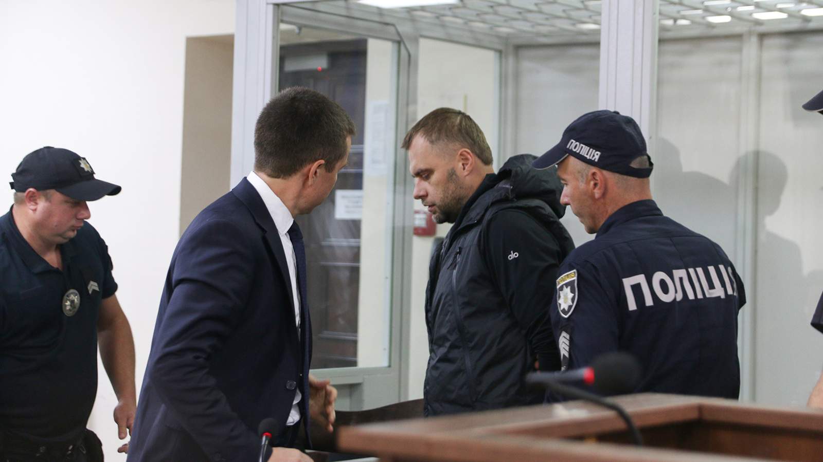 Заместитель начальника Департамента международного сотрудничества Офиса генерального прокурора Украины Сергей Кропива в Высшем антикоррупционном суде (ВАКС) во время заседания по избранию ему меры пресечения. Киев, Украина. 6 сентября 2026 года. Фото: Олексій Арунян / Суспільне Новини